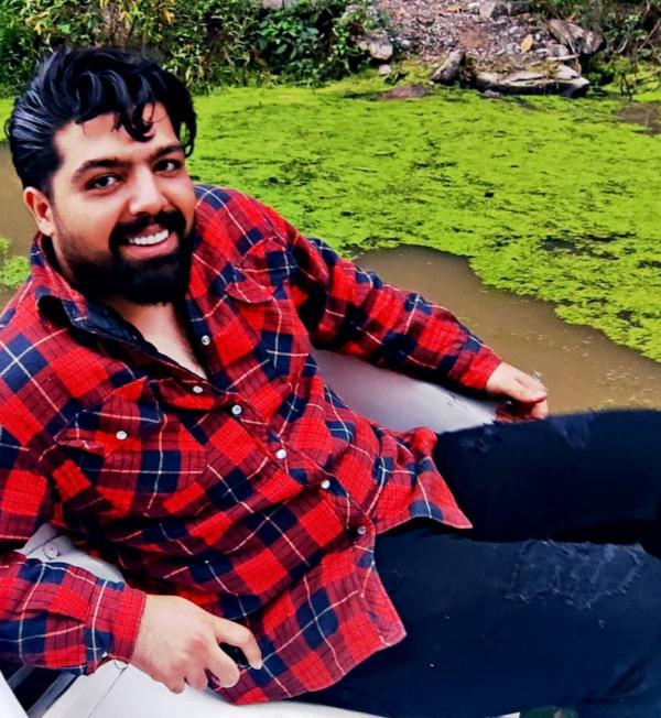 تصویر پروفایل نیما