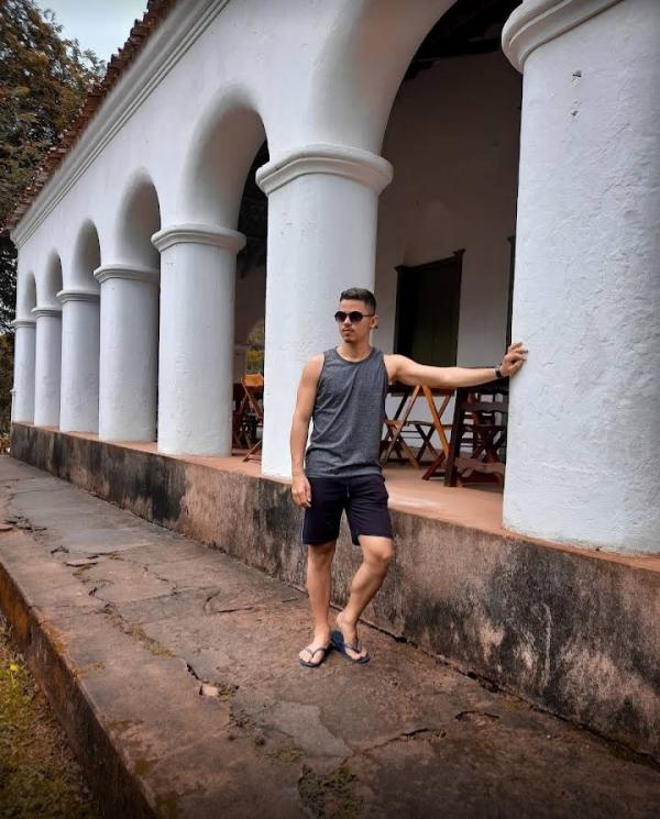 تصویر پروفایل علی