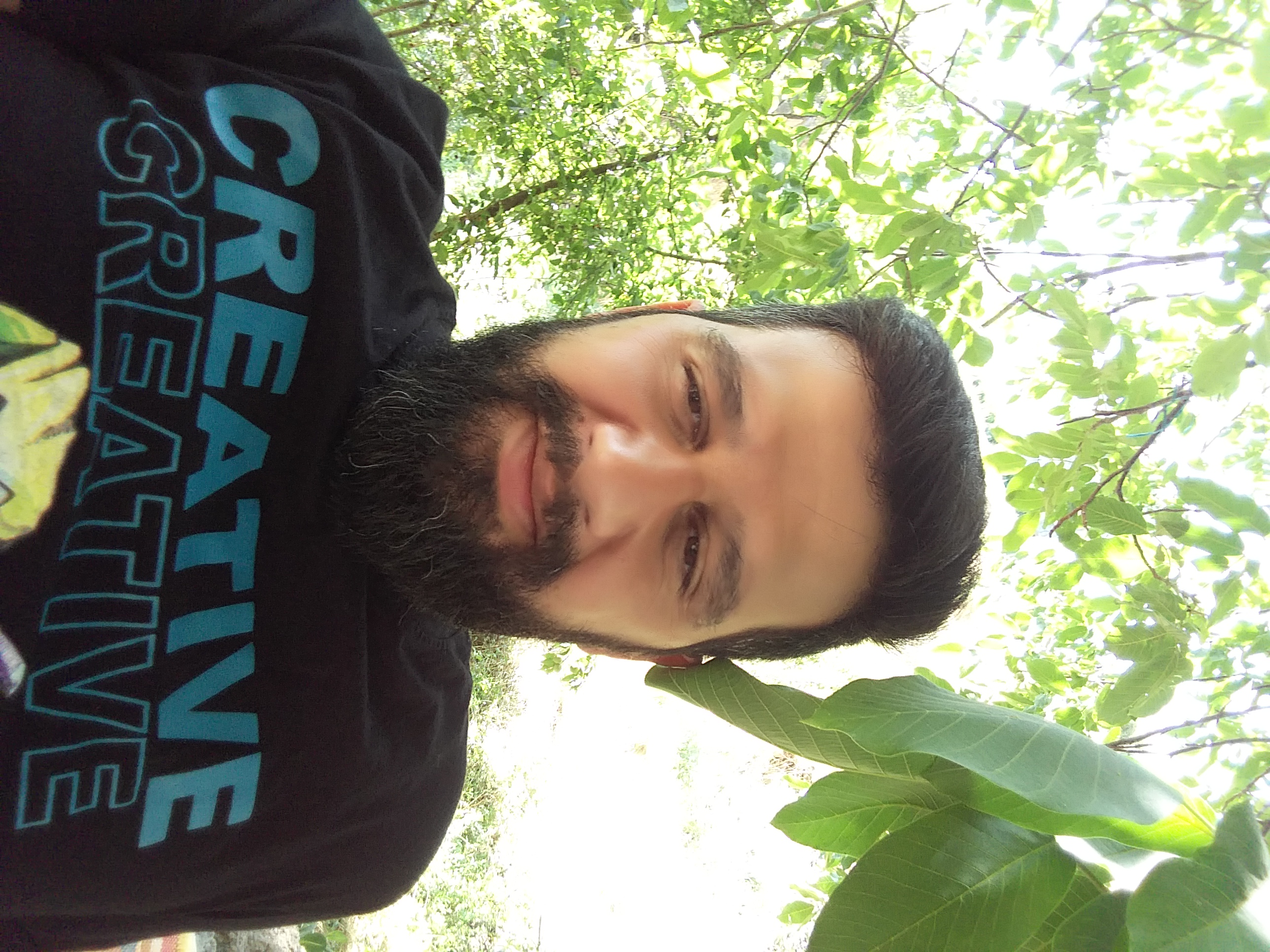 تصویر پروفایل علی