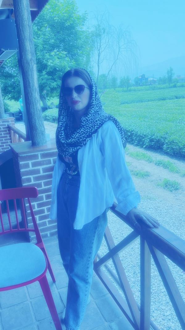 تصویر پروفایل مونا