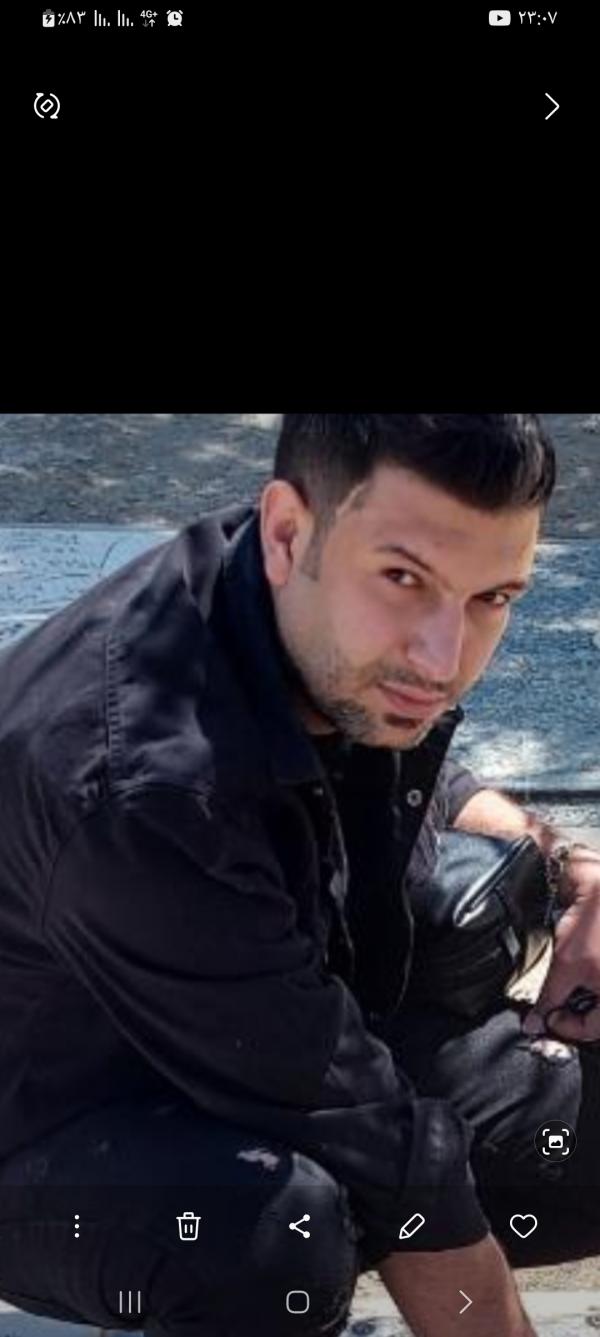 تصویر پروفایل اکبر