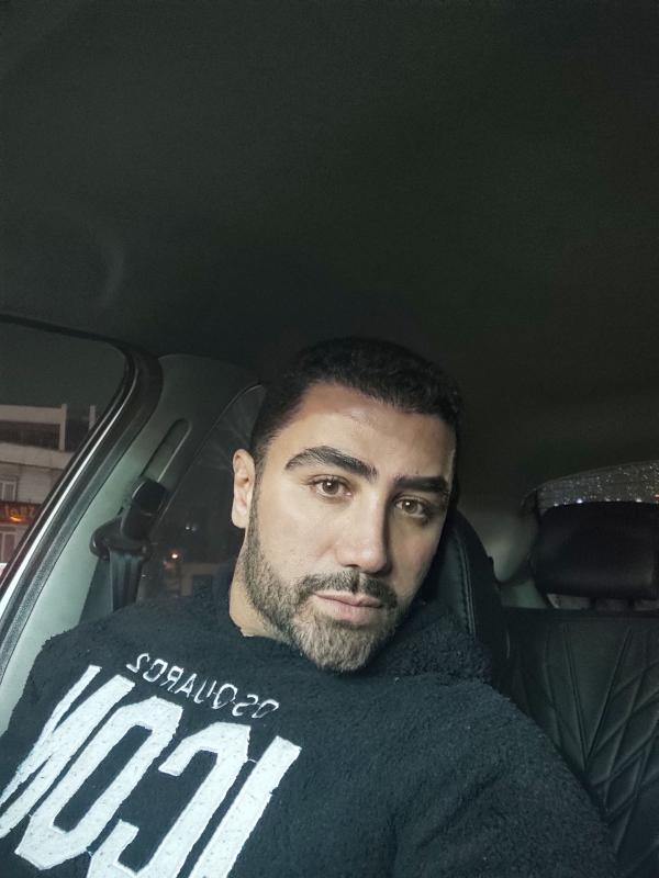 تصویر پروفایل علی