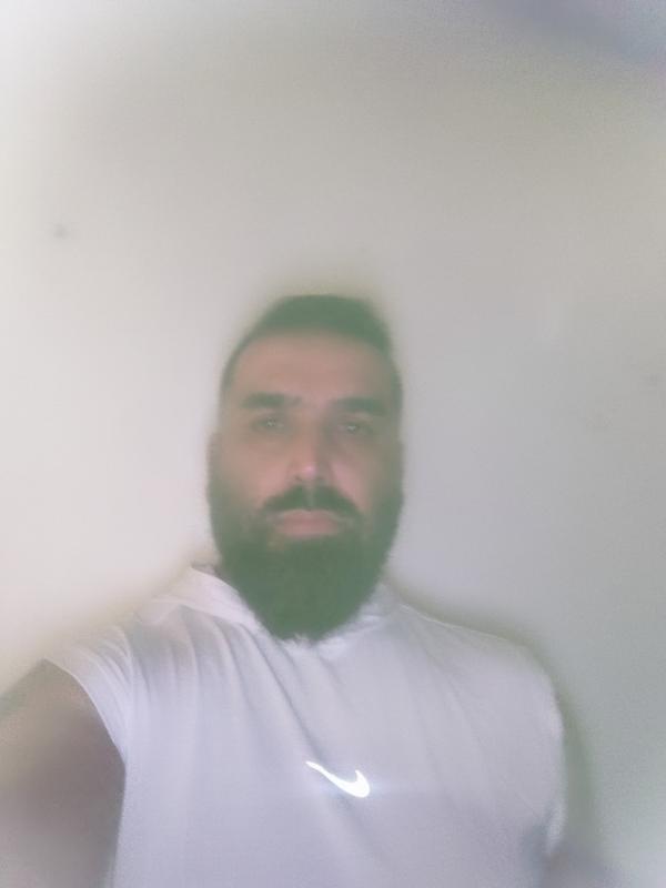 تصویر پروفایل علی