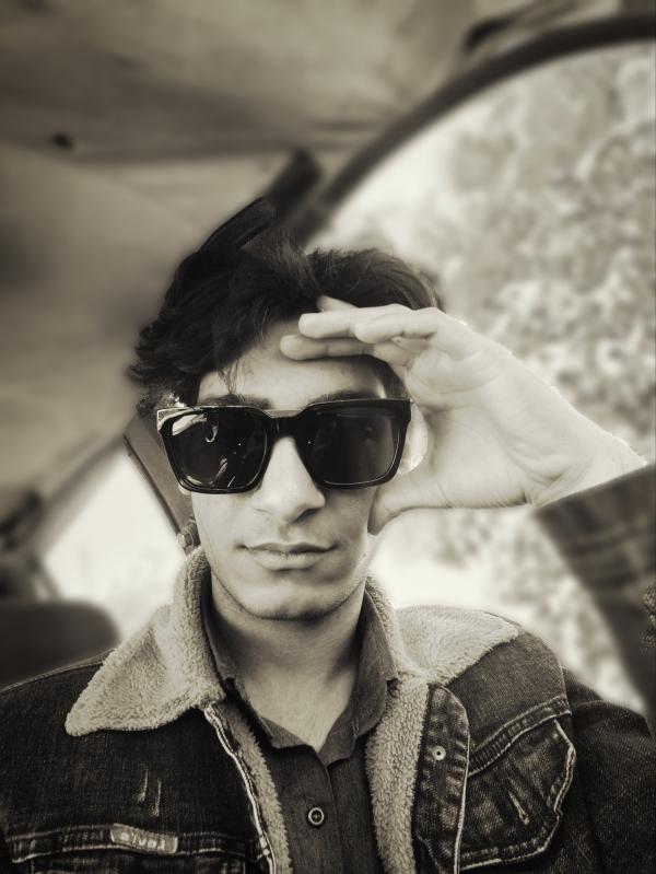 تصویر پروفایل شاهین