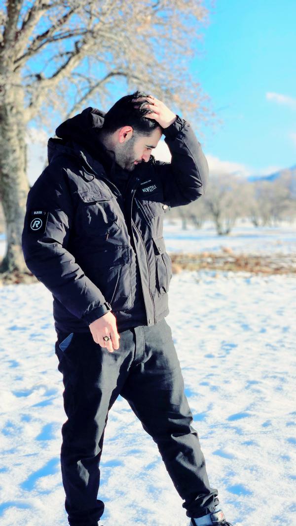 تصویر پروفایل علی