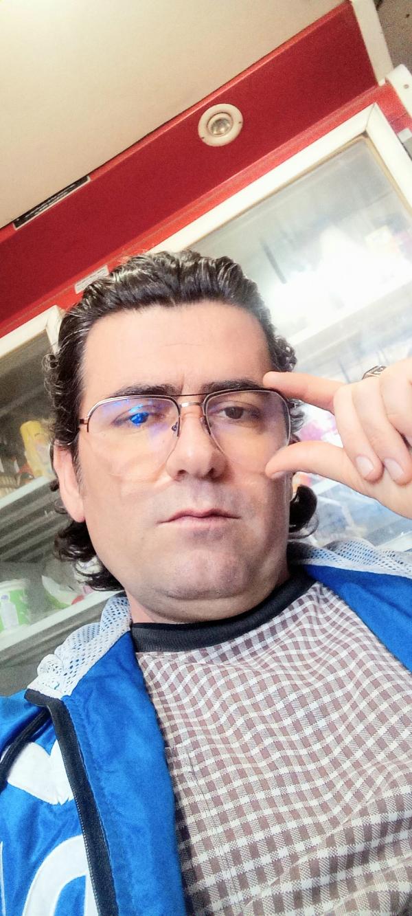 تصویر پروفایل حسین