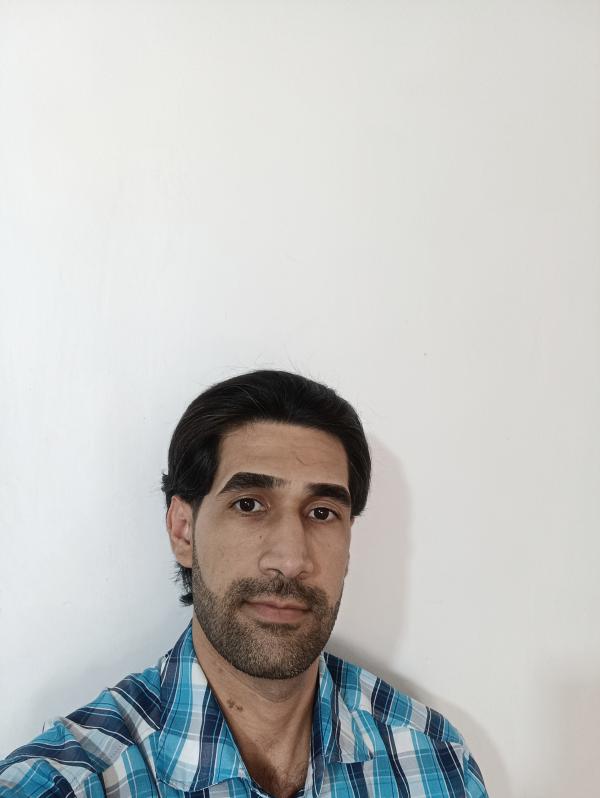 تصویر پروفایل علی