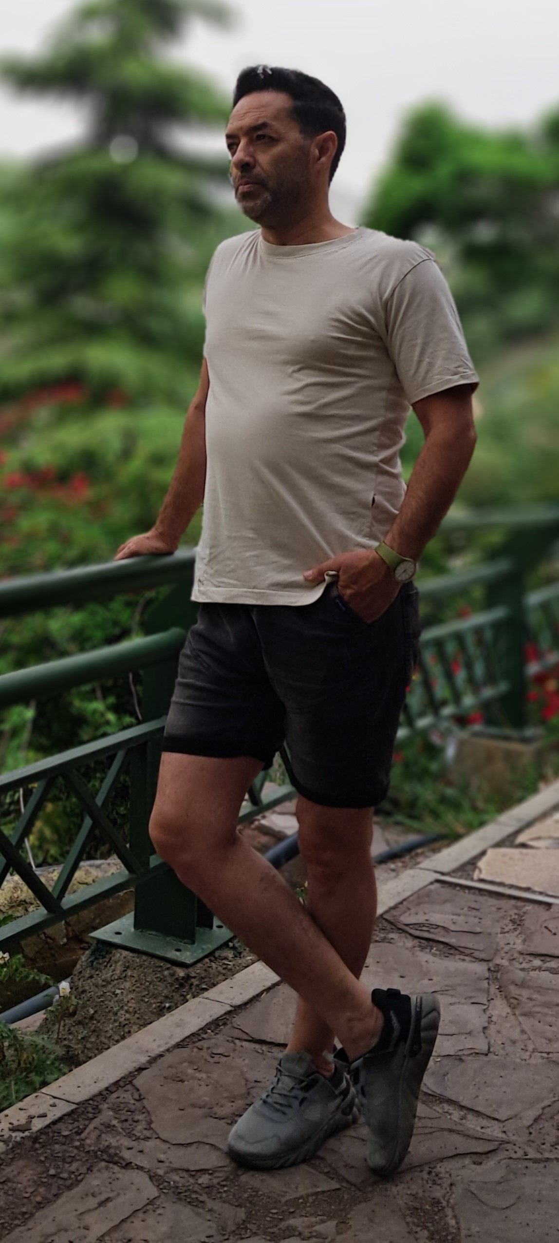 تصویر پروفایل علی