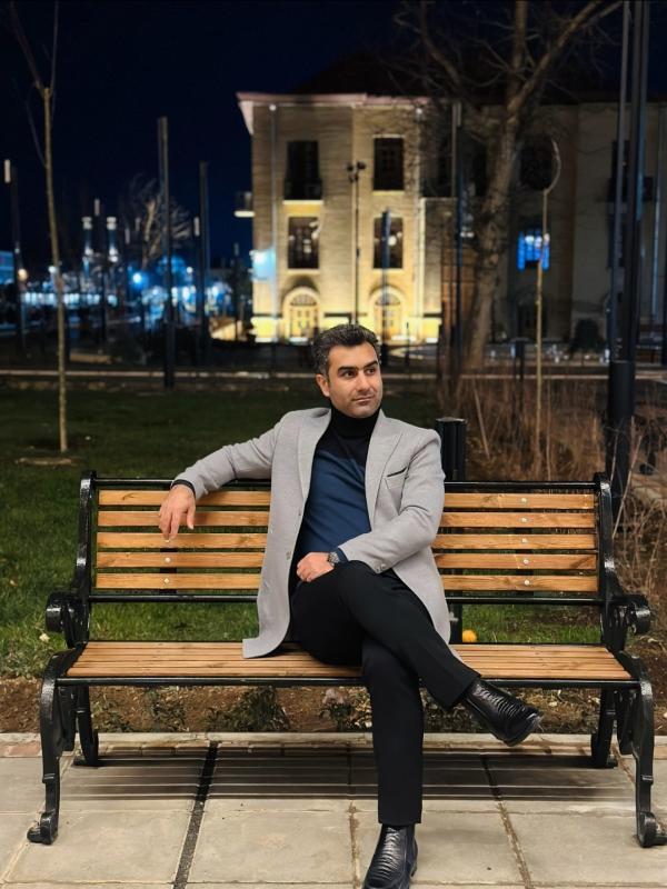 تصویر پروفایل علی