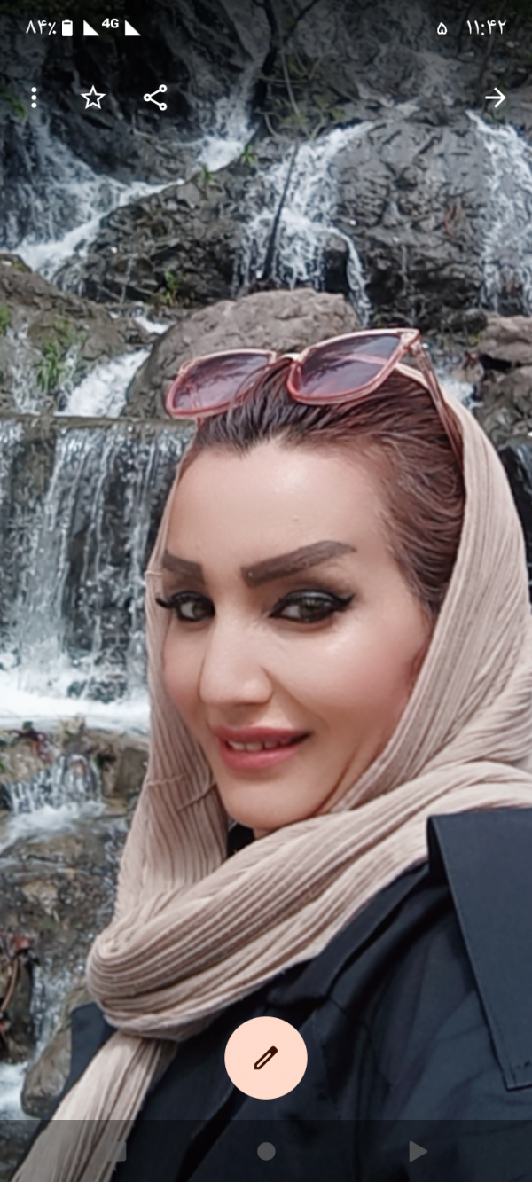 تصویر پروفایل لیلا